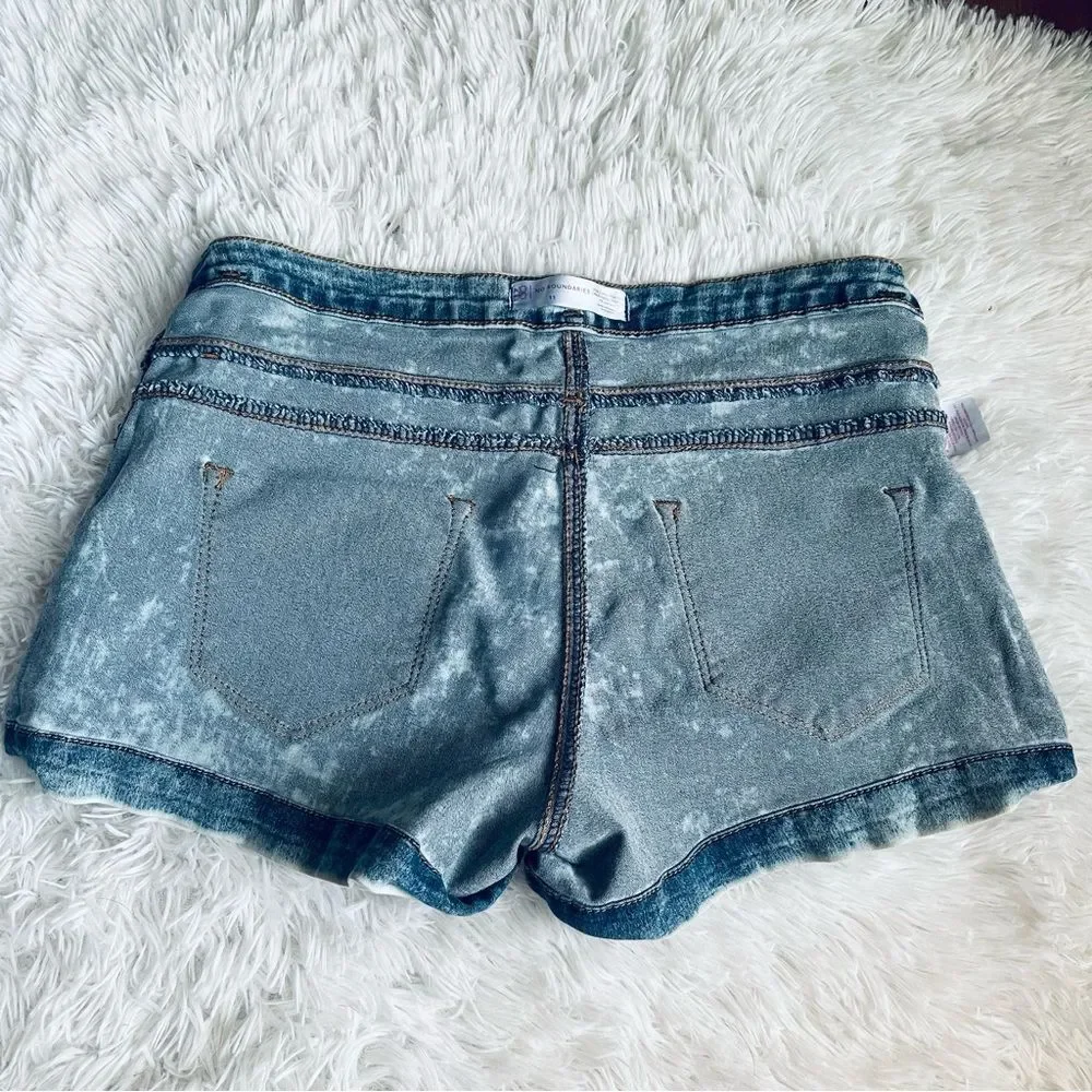 EUC No Boundaries High Waisted Acid Wash Denim Jean Shorts 11 - Picture 12 of 16